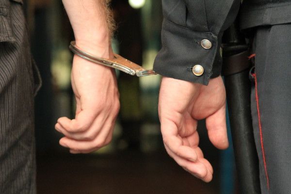 Горожанина судили за сбор и изготовление наркотиков. Он собирал мак с садов