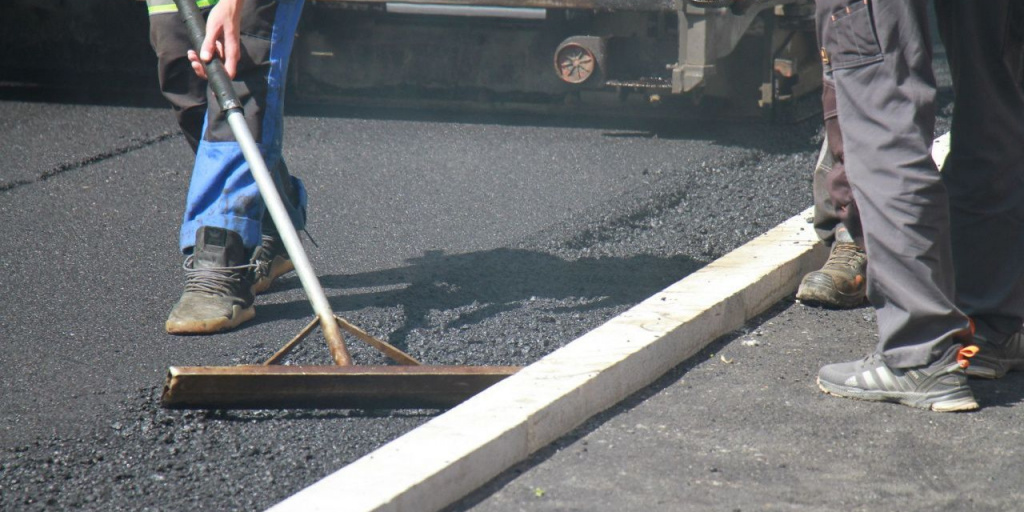 На ремонт дороги между Краснотурьинском и Карпинском выделяют еще 104 ...