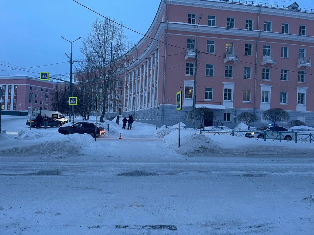 Женщина пострадала при переходе дороги у центральной площади. Фото: ГАИ