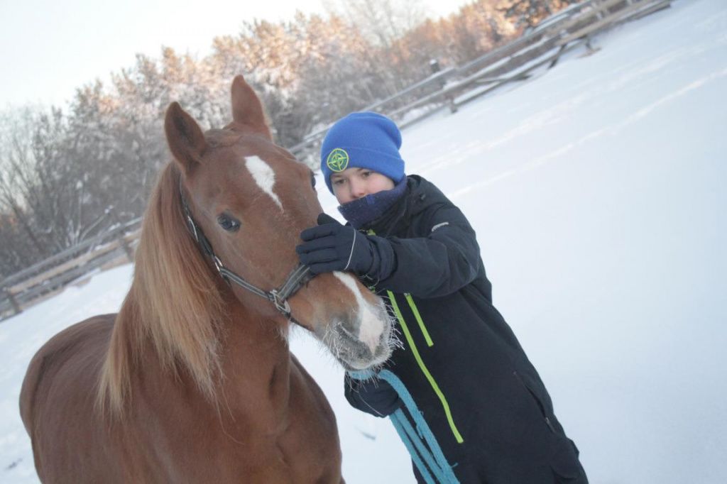 Мальчиков в объединении не так много. Но в этом году их стало больше. Захар занимается несколько месяцев. Фото: Константин Бобылев, "Глобус"