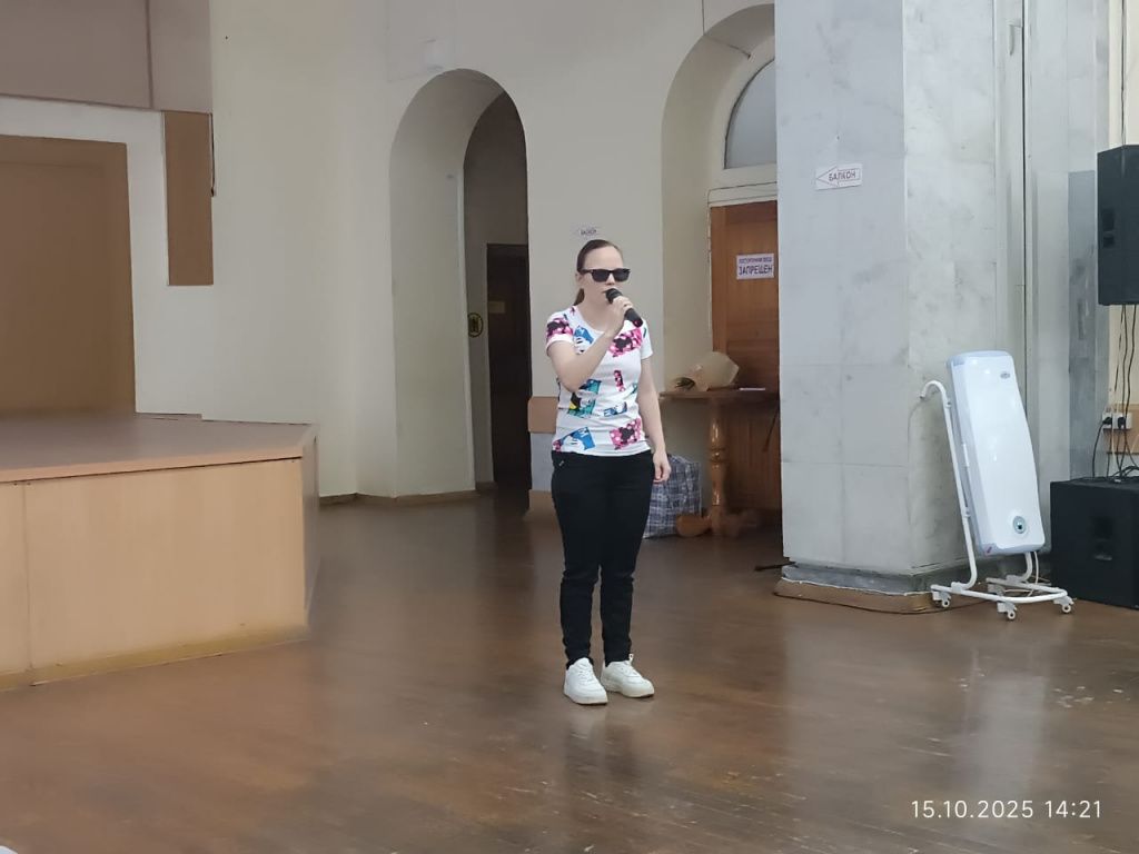 Ольга Алексеева, песня «Танцы ничего ничего». Фото: Надежда Шулева
