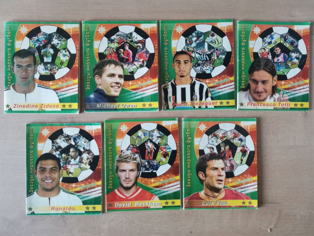 Серия, посвященная звездам мирового футбола. Всего 16 разных обложек. Фото: Константин Бобылев, "Глобус" Серия, посвященная звездам мирового футбола. Всего 16 разных обложек. Фото: Константин Бобылев, "Глобус"