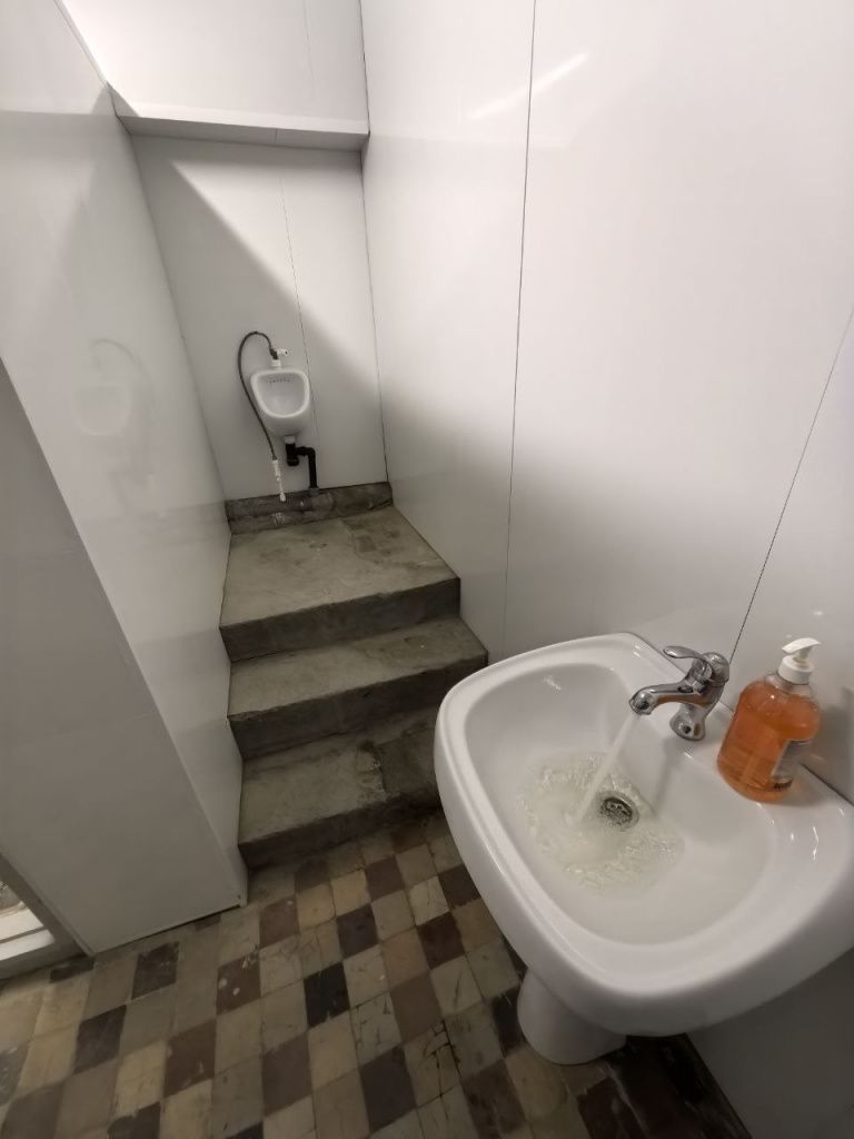 Внутри достаточно чистенько. Фото: Андрей Клейменов, «Вечерний Краснотурьинск»