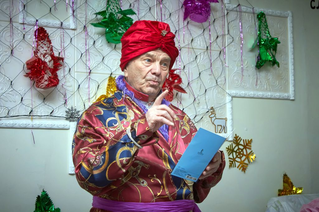 Фридрих Бершауэр исполнил роль волшебника. Фото: Вадим Аминов, "Вечерний Краснотурьинск".