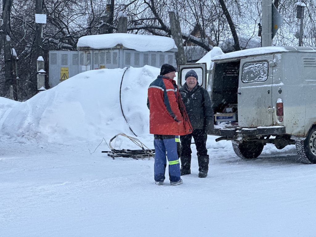 В 21.00, как сообщают очевидцы, всем дали свет. Фото: Мария Шевнина, «Вечерний Краснотурьинск» В 21:00, как сообщают очевидцы, всем дали свет. Фото: Мария Шевнина, «Вечерний Краснотурьинск»