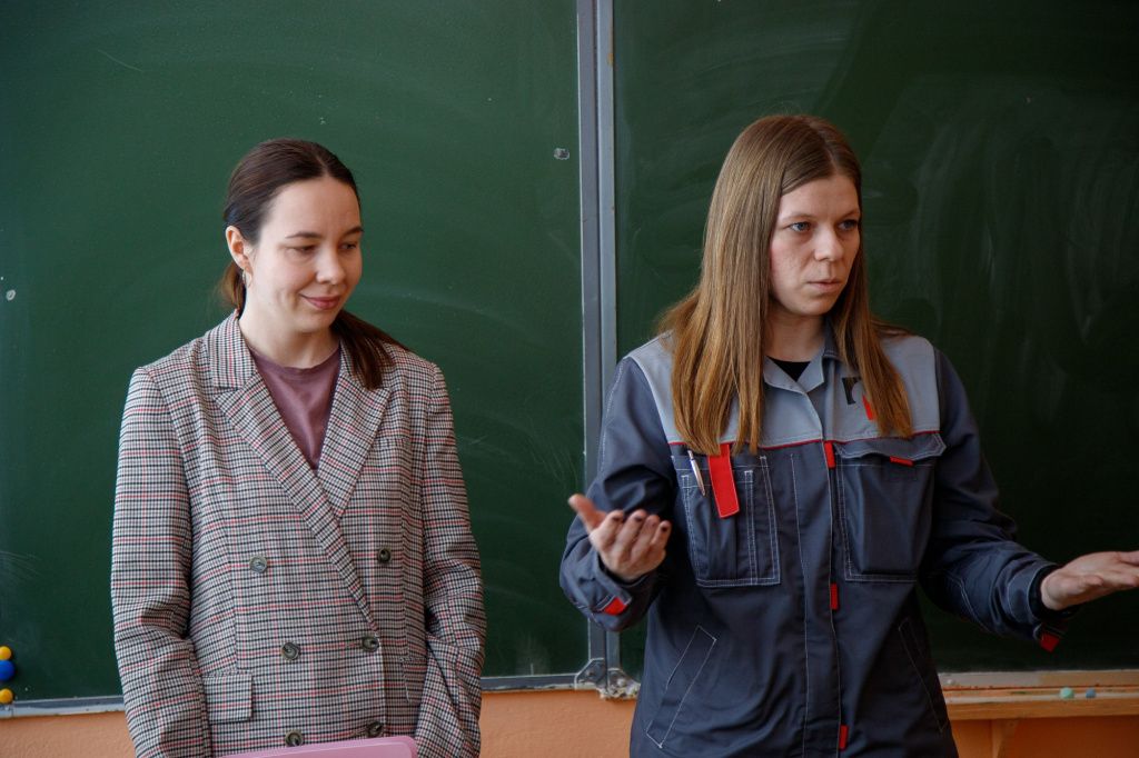 Руководитель профориентационного направления Молодежного совета БАЗа МарияМуровяткина – уникальный собеседник для школьников. Фото: Евгения Ягина