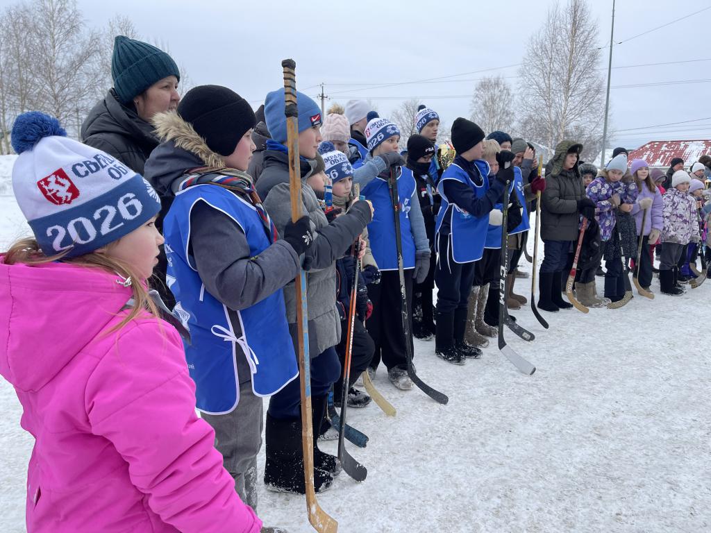 Турнир начался с общего построения. Фото: Анна Куприянова, "Глобус" Турнир начался с общего построения. Фото: Анна Куприянова, "Глобус"