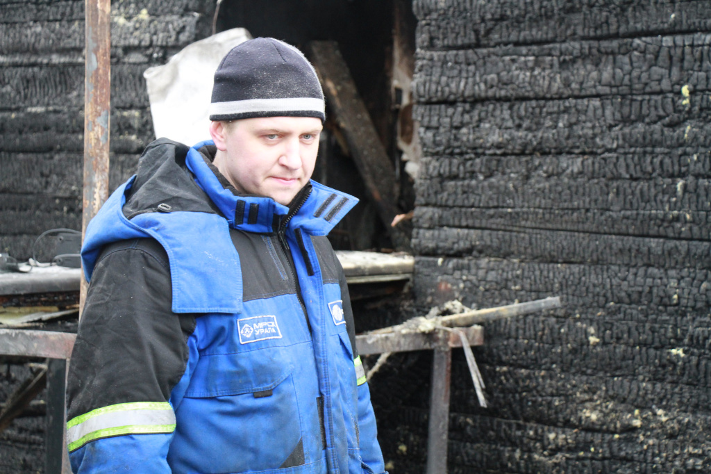 По словам Кирилла, огонь распространился мгновенно. Фото: Константин Бобылев, "Глобус" По словам Кирилла, огонь распространился мгновенно. Фото: Константин Бобылев, "Глобус"