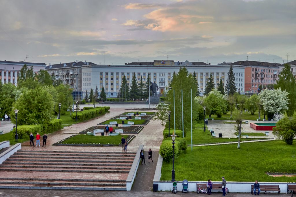 Многим читателям "ВК" жалко зелень, которая сейчас есть на площади. Фото: Вадим Аминов, архив "Вечернего Краснотурьинска"