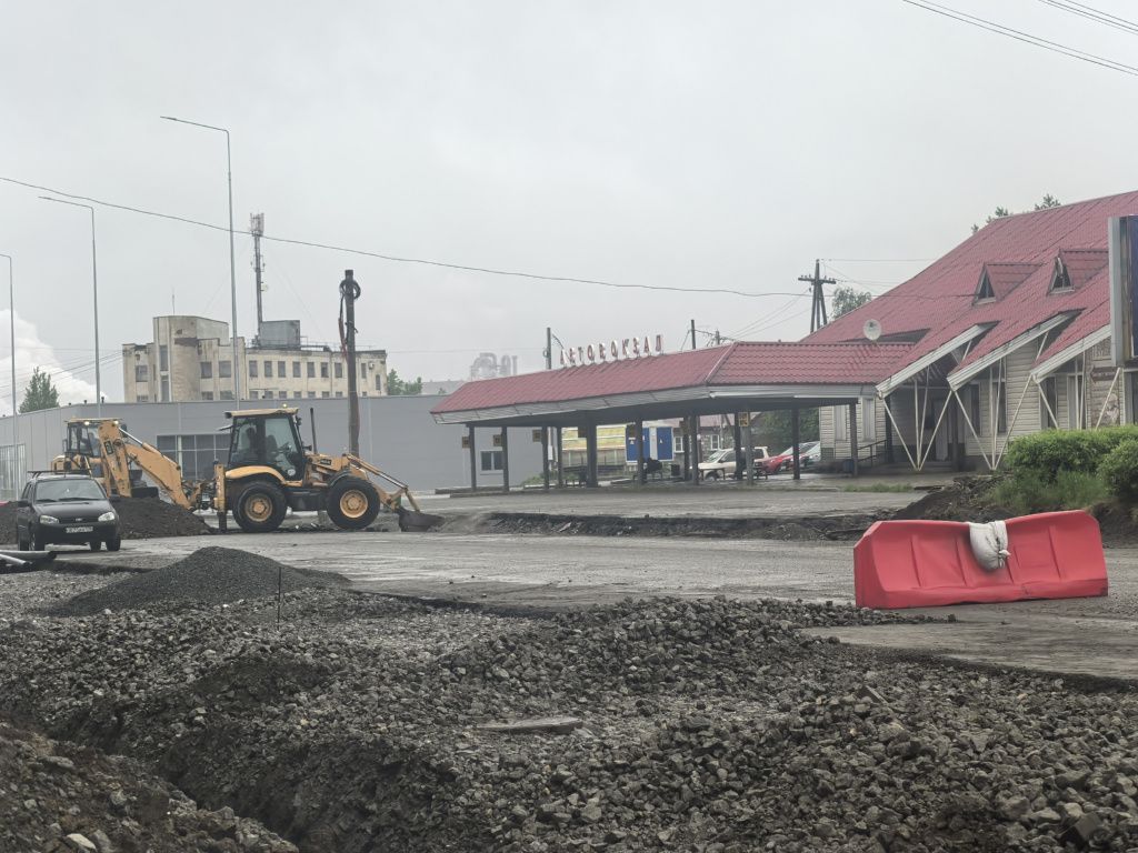 Улицу Октябрьскую расширят до четырех полос и уберут провода под землю. Фото: Андрей Клейменов, "Вечерний Краснотурьинск"