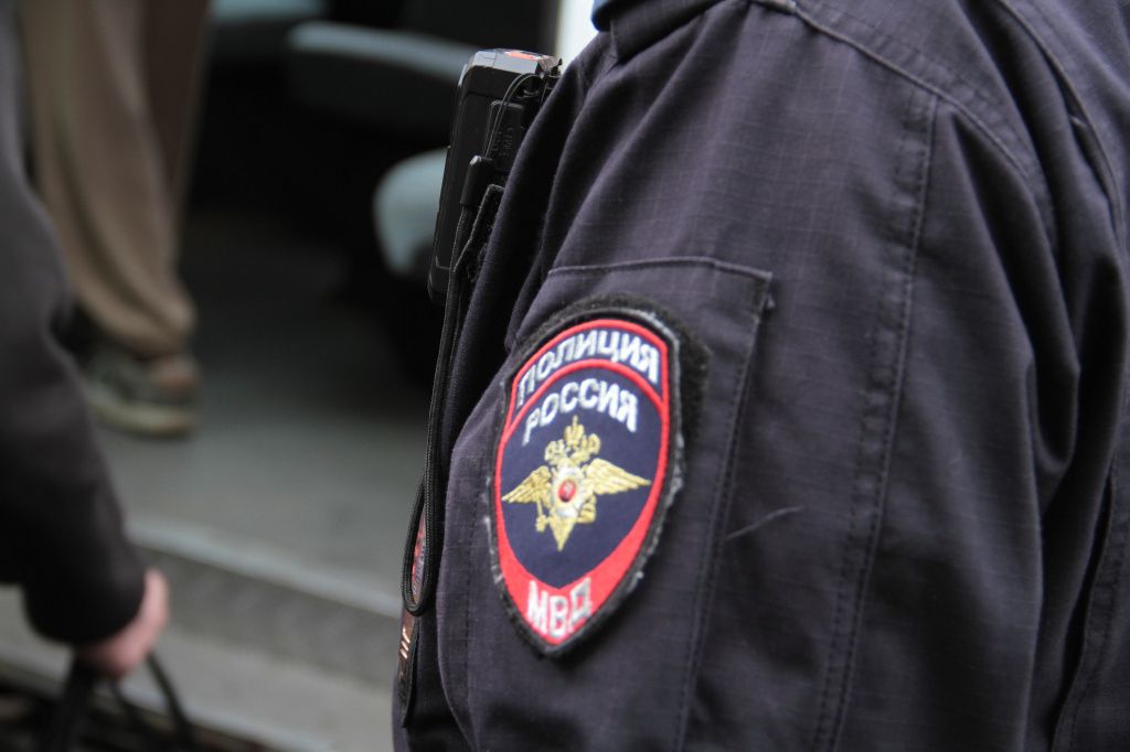 Если вас обманули мошенники, незамедлительно обращайтесь в полицию. Фото: Константин Бобылев, «Глобус»