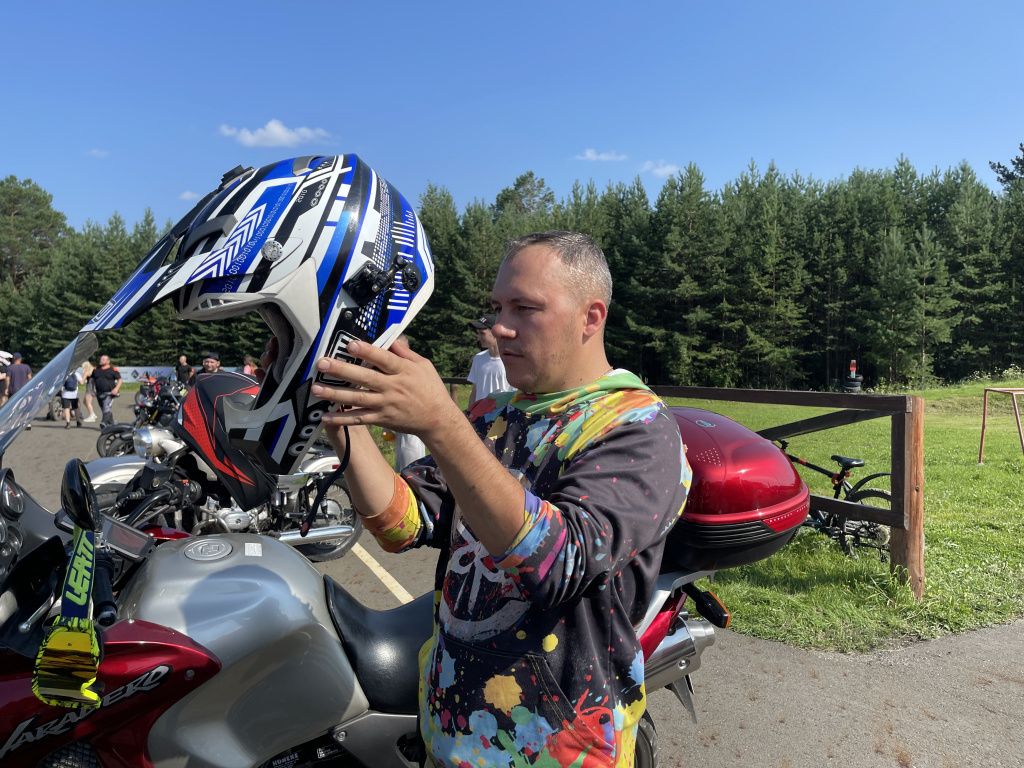 От травм мотоциклиста частично спасает экипировка. Фото: Анна Куприянова, "Глобус"