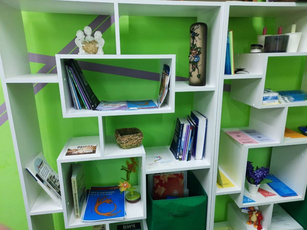 Со СПИД-диссидентами можно бороться только через доверительное общение. Фото: Михаил Ломоносов, "Вечерний Краснотурьинск"