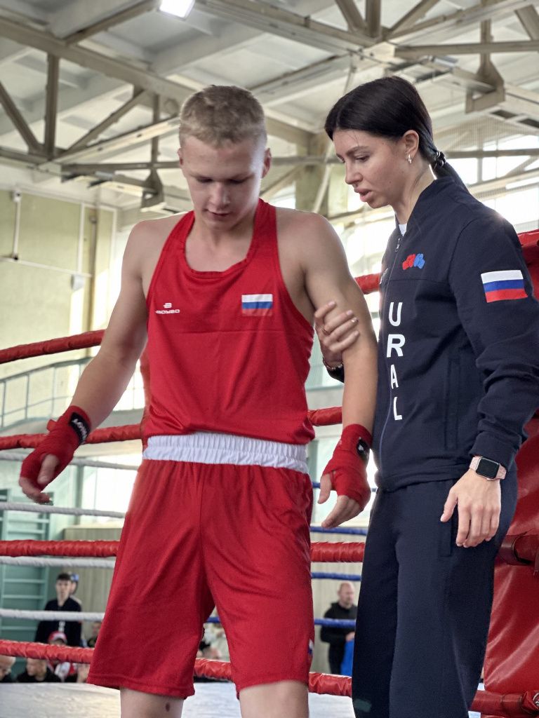 Юлия Санкина считает, что, несмотря на ошибки, ее воспитанники показывают себя хорошо. Фото: Мария Шевнина, «Вечерний Краснотурьинск». 