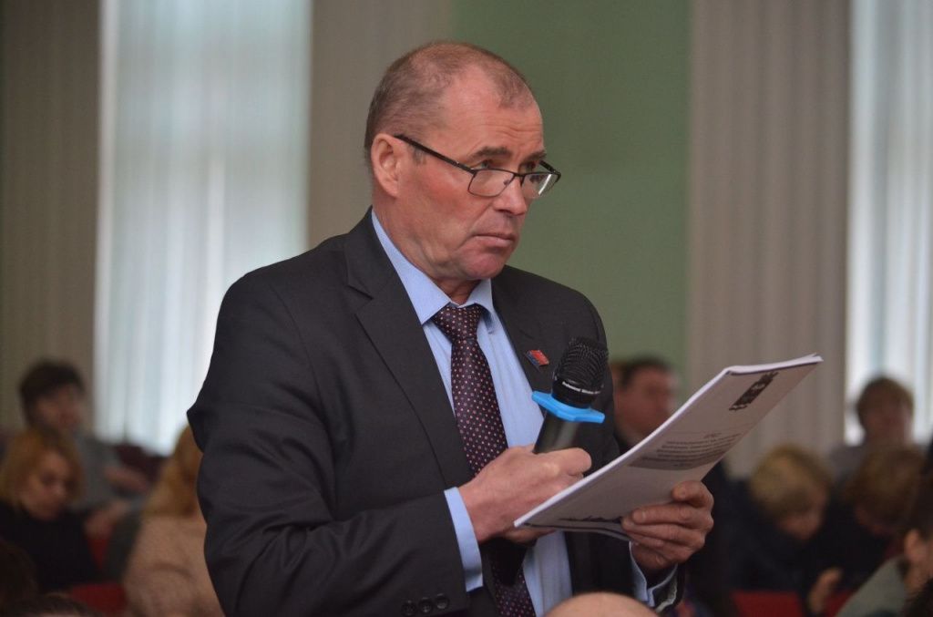 Александр Кольздорф и раньше обращал внимание на работу хлебокомбината. Так, в 2021 году он пытался инициировать проверку целевого использования прибыли МУП «Краснотурьинский хлебокомбинат», подлежащей перечислению в городской бюджет. Фото: Александр Сударев, "Вечерний Краснотурьинск"