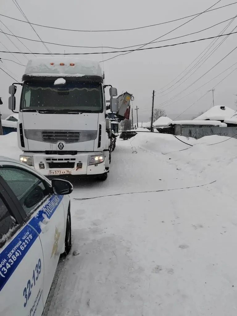 Госавтоинспекция выясняет обстоятельства ДТП с оборванными проводами. Фото: Госавтоинспекция 
