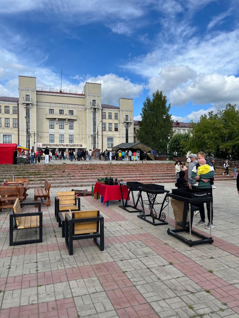 Были представлены изделия из дерева, металла и ткани. Фото: пресс-служба ГУФСИН России по Свердловской области