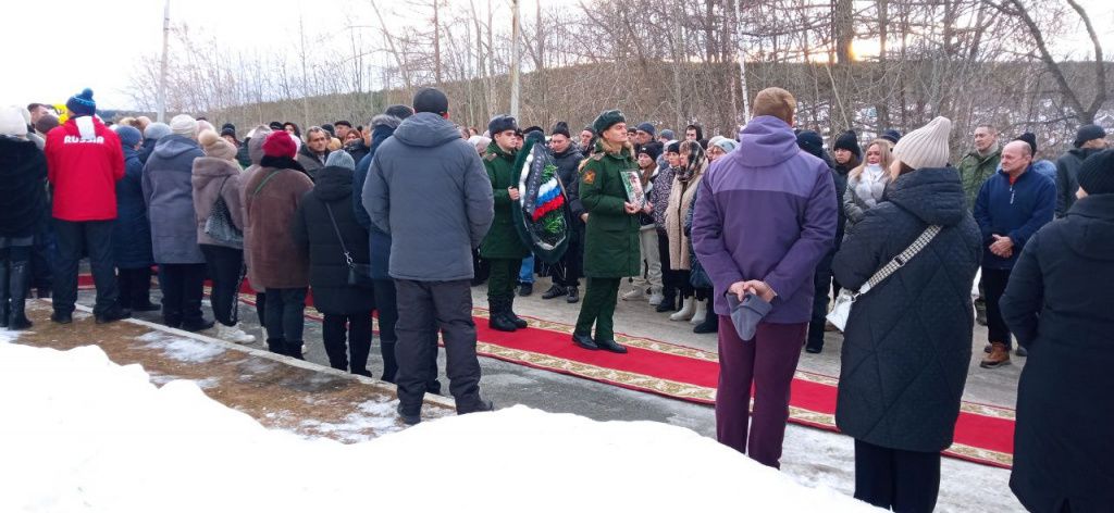 С Александром Бурдиным простились 19 ноября, во вторник. Фото: Вадим Аминов, «Вечерний Краснотурьинск»