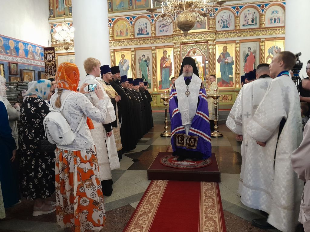 Прошу вас помолиться обо мне”. Новый владыка впервые ступил на землю севера  Свердловской области | Истории | Краснотурьинск.инфо