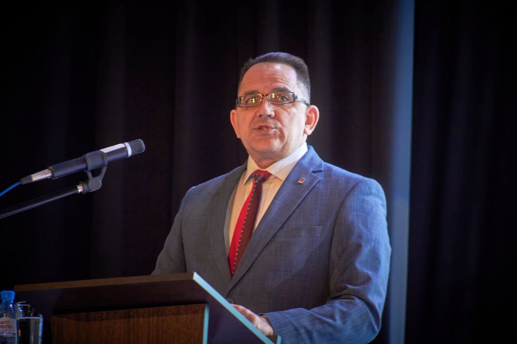 Мэр Устинов: «Основную школу ломать под каждый вид спорта не будем». Фото: Вадим Аминов, "Вечерний Краснотурьинск"