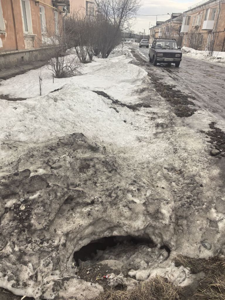 «На Зои Космодемьянской ни один оголовок не вскрыт», — в среду отмечала мастер «Квартала». Фото: Андрей Клейменов, «Вечерний Краснотурьинск»