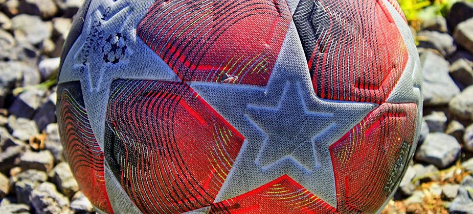 «Маяк-2014» лидирует в первенстве области по футболу