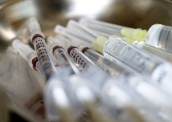 Прививки от коронавируса поставили уже 565 человек. На следующей неделе поступит 2,5 тысячи доз