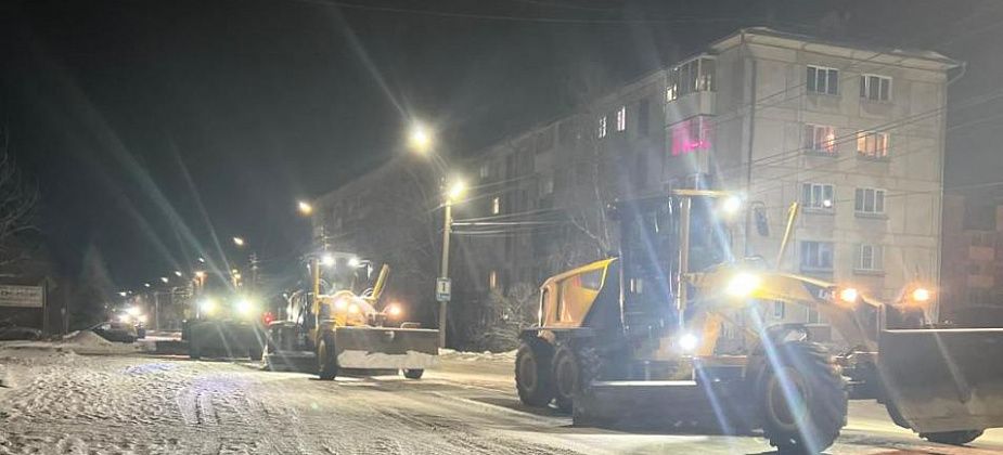 На очистку дорог Краснотурьинска выйдет 12 единиц техники. Подрядчик просит убрать авто с обочин