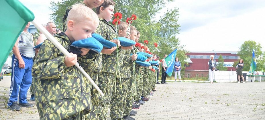 Десантники Краснотурьинска отметили день ВДВ