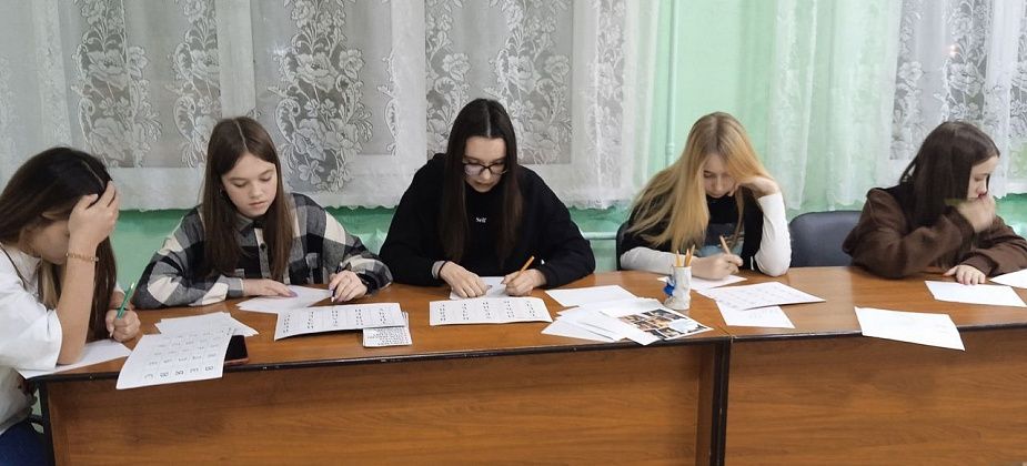 В подростково-молодежном клубе «Алмаз» прошел конкурс для девочек «Хозяюшка»