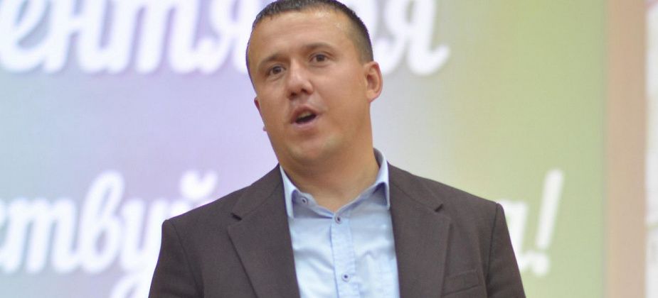 Слухи не подтвердились. Директором школы №24 остается Андрей Гайдуков