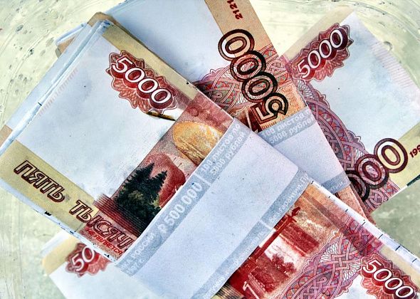 Жена мэра свердловского города отдала мошенникам почти 14 миллионов рублей