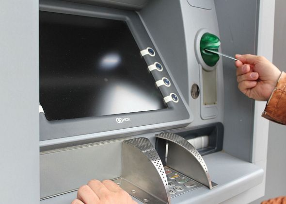 Санитарку больницы осудили за кражу с банковской карты