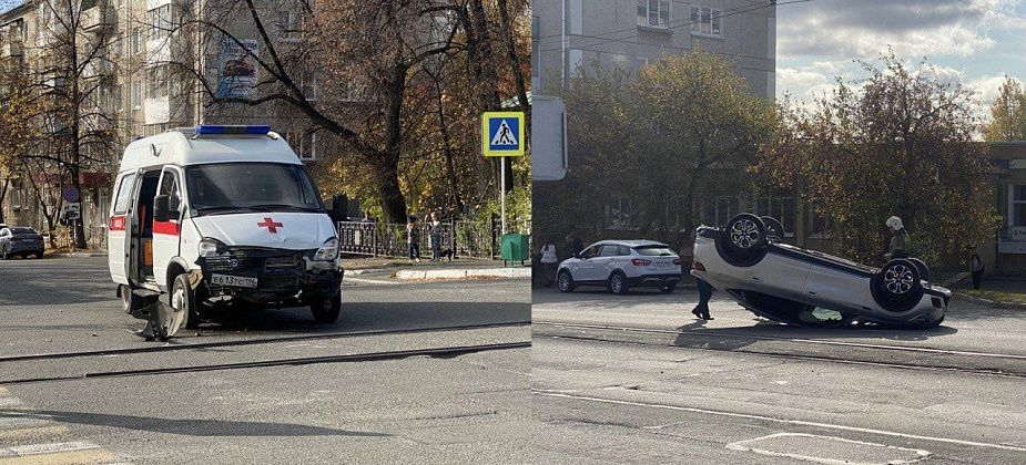 На перекрестке Попова - Карпинского произошло ДТП. Столкнулись "Рено" и "Скорая"