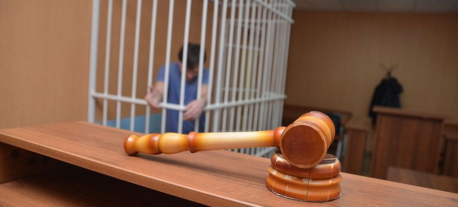 Судимый 9 раз мужчина сломал ребро собутыльнице. Бил даже ногами