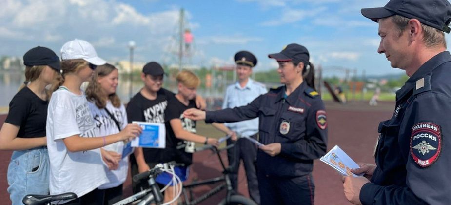 Полиция Краснотурьинска просит соблюдать безопасность на велосипедах, скутерах, самокатах 