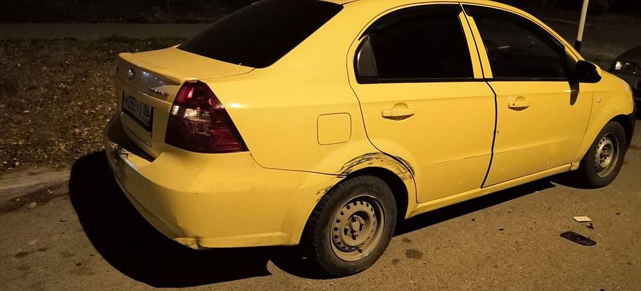 В Краснотурьинске разыскивается авто, повредившее «Шевроле Авео»