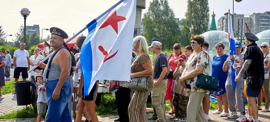 В Краснотурьинске отметили 330-летие Военно-морского флота