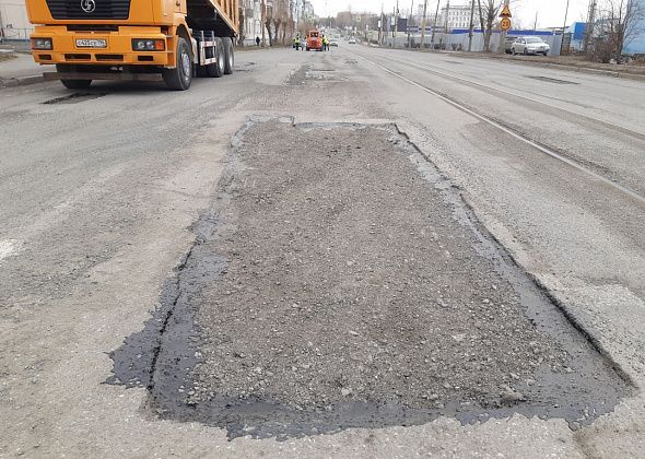 В Краснотурьинске заключили первый контракт 2026 года на ямочный ремонт дорог