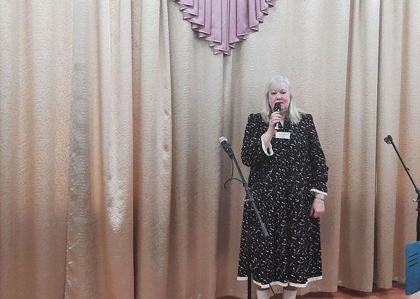 В библиотеке Заречного района прошел творческий вечер поэтессы Елены Камневой