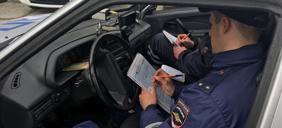 Сотрудники ГИБДД будут скрыто искать бесправников и нетрезвых водителей