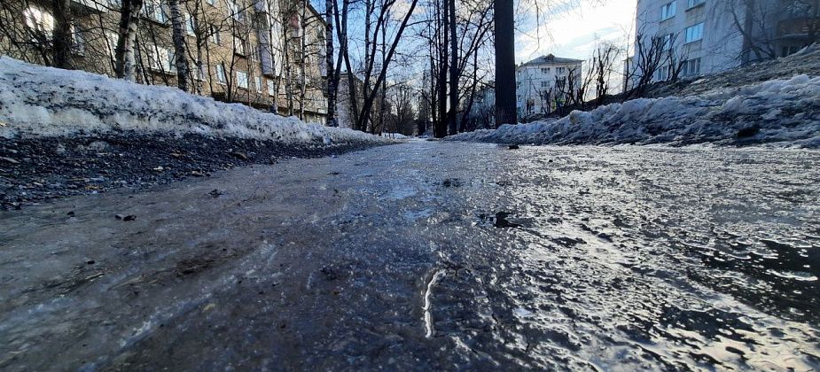 Горожанка требует полмиллиона рублей за травму на тротуаре