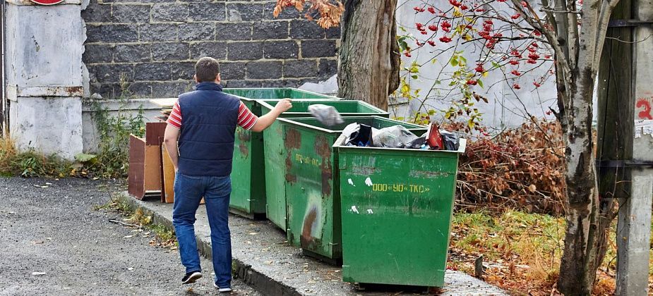 В выходные мусорные контейнеры могут быть переполнены