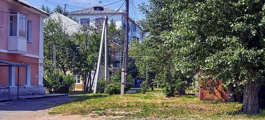 «Что является газоном?»: соседи обвиняют горожанина, что он паркуется в неположенном месте. Мужчина с этим не согласен 