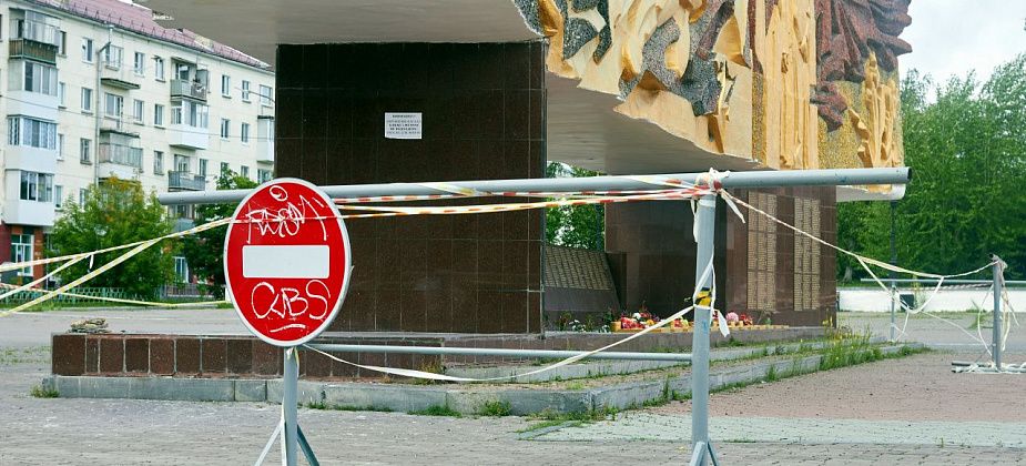 Ремонт мемориала на площади доделают, ориентировочно, в середине августа