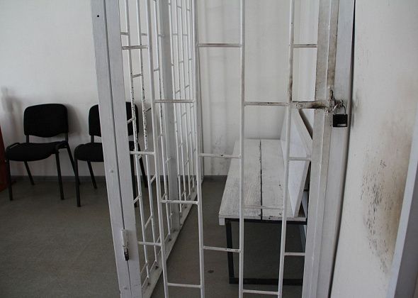 Очень хотел увидеться с девушкой: горожанин объяснил попытку побега с медосвидетельствования