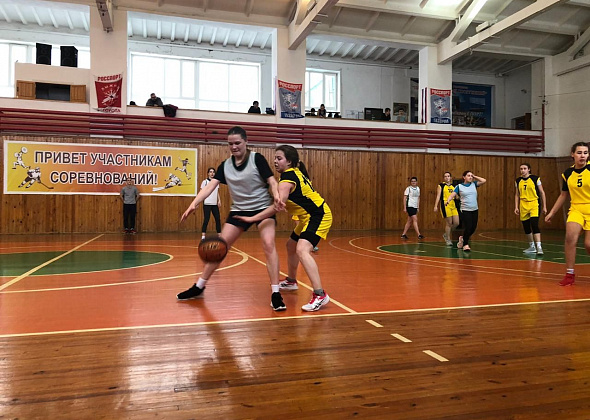 Баскетболистки школы № 32 оказались сильнейшими в турнире среди общеобразовательных учреждений 