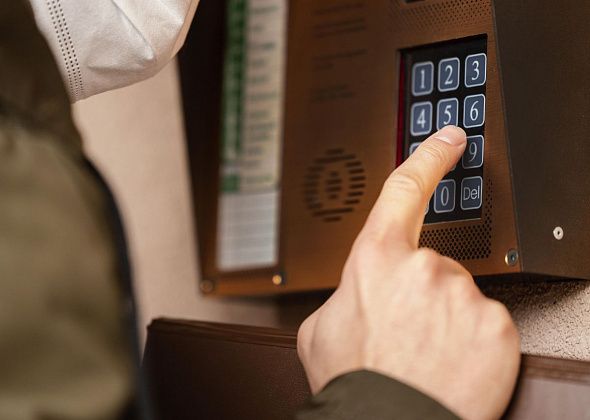 Роспотребнадзор просил обязать ИП из Краснотурьинска прекратить начисления за демонтированные домофоны