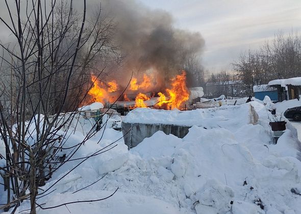На Рудничном сгорели ВАЗ и "Ниссан"