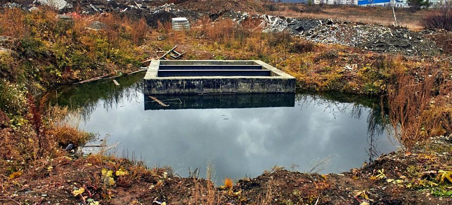 Горожанка переживает из-за котлована за Домом спорта: «И не заметишь, как скатился в воду»